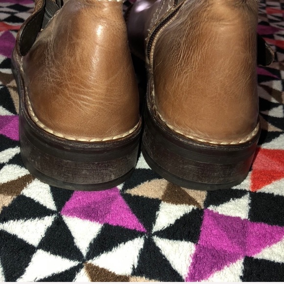 Donald J Pliner size 8 M Leather Boot - Picture 7 of 7